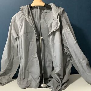 Uniqlo Light Gray Men's Hooded Windbreaker Jacket
